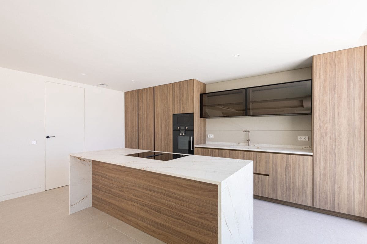 Apartamento de 4 habitaciones en Marbella en venta con piscina - 5.350.000 € (Ref: 10089309)