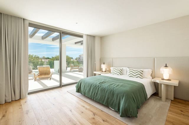 Apartamento de 4 habitaciones en Lomas De Marbella, Marbella en venta con piscina - 5.350.000 € (Ref: 10089309)
