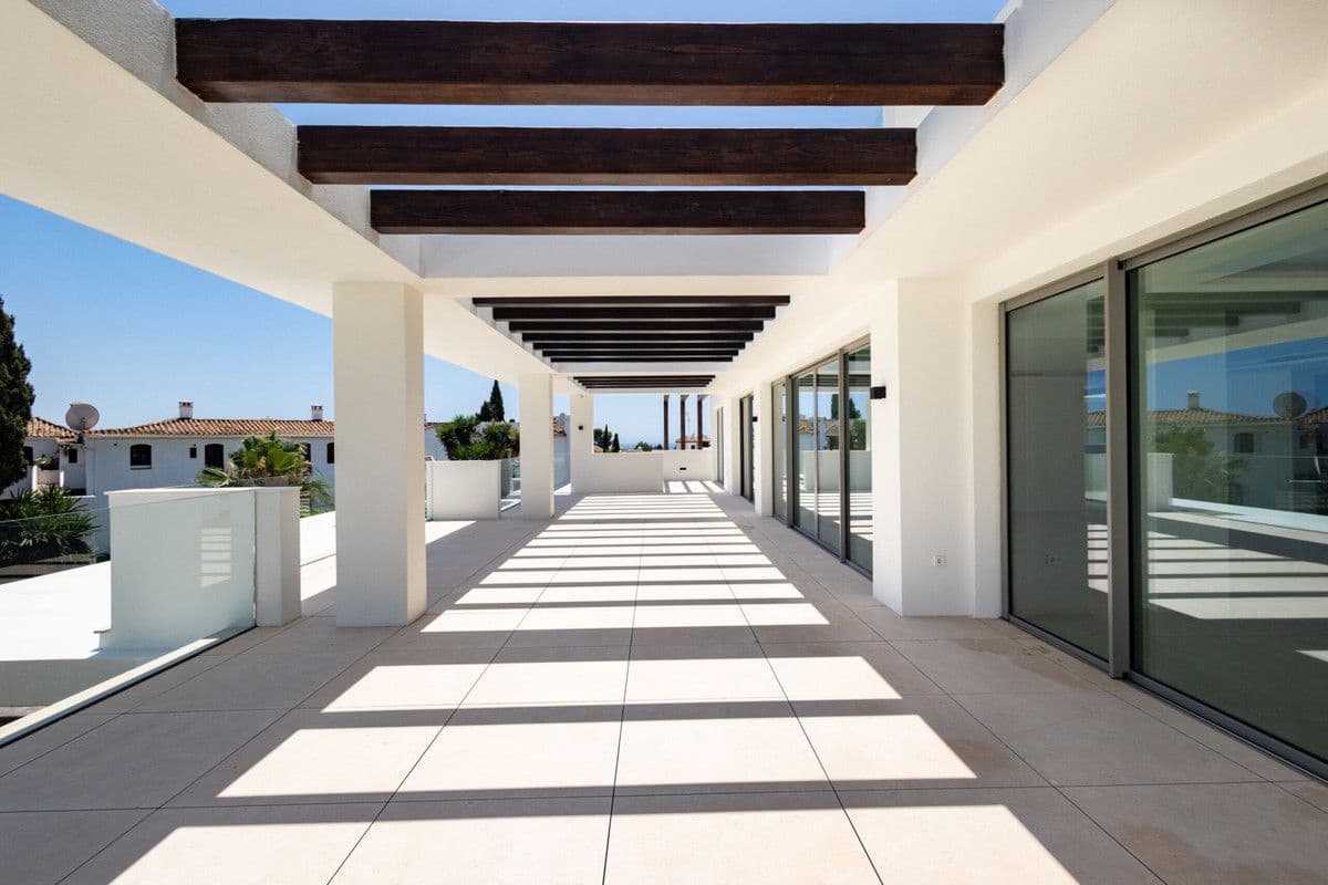 Apartamento de 4 habitaciones en Marbella en venta con piscina - 5.350.000 € (Ref: 10089309)