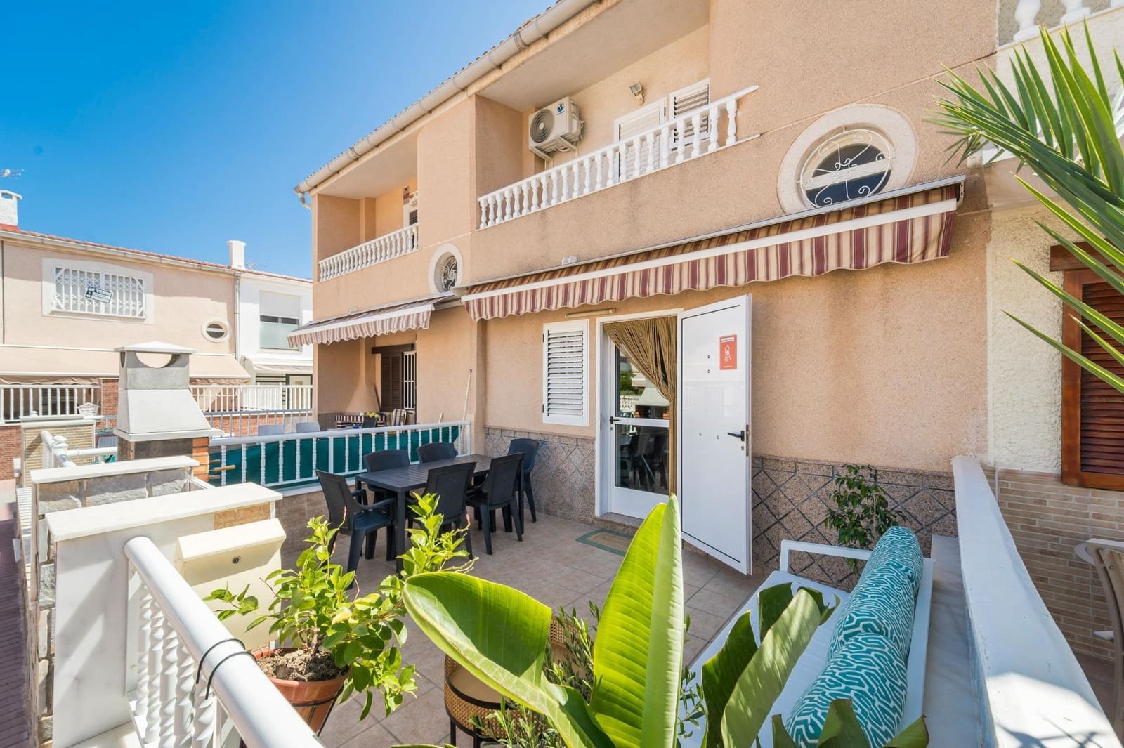 4 makuuhuone Huoneisto myytävänä paikassa Torrevieja - 215 500 € (Ref: 10089352)