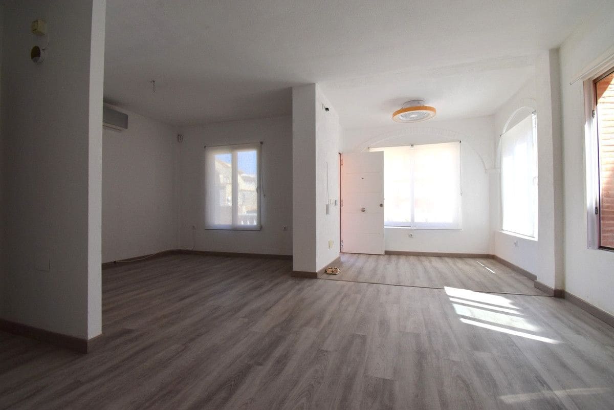 3 sovrum Villa till salu i Playa Flamenca med pool - 429 000 € (Ref: 10089368)