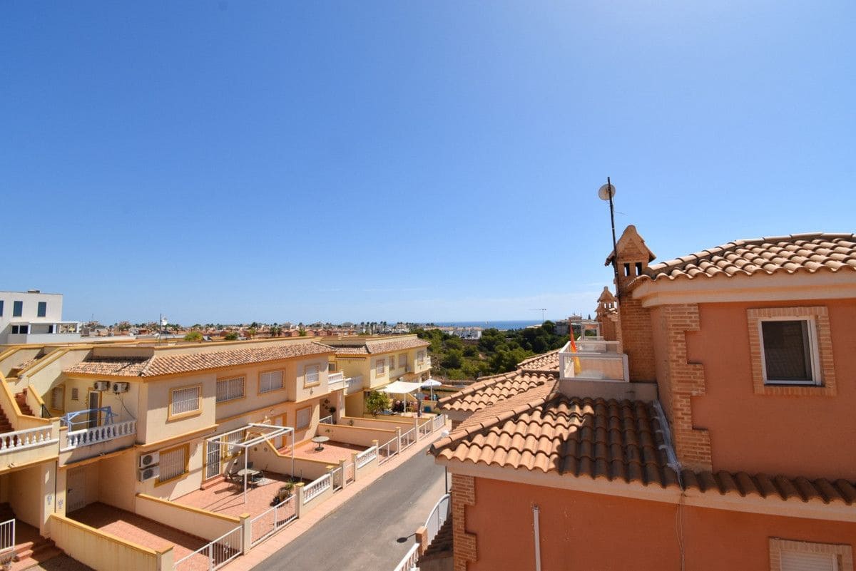 3 sovrum Villa till salu i Playa Flamenca med pool - 429 000 € (Ref: 10089368)