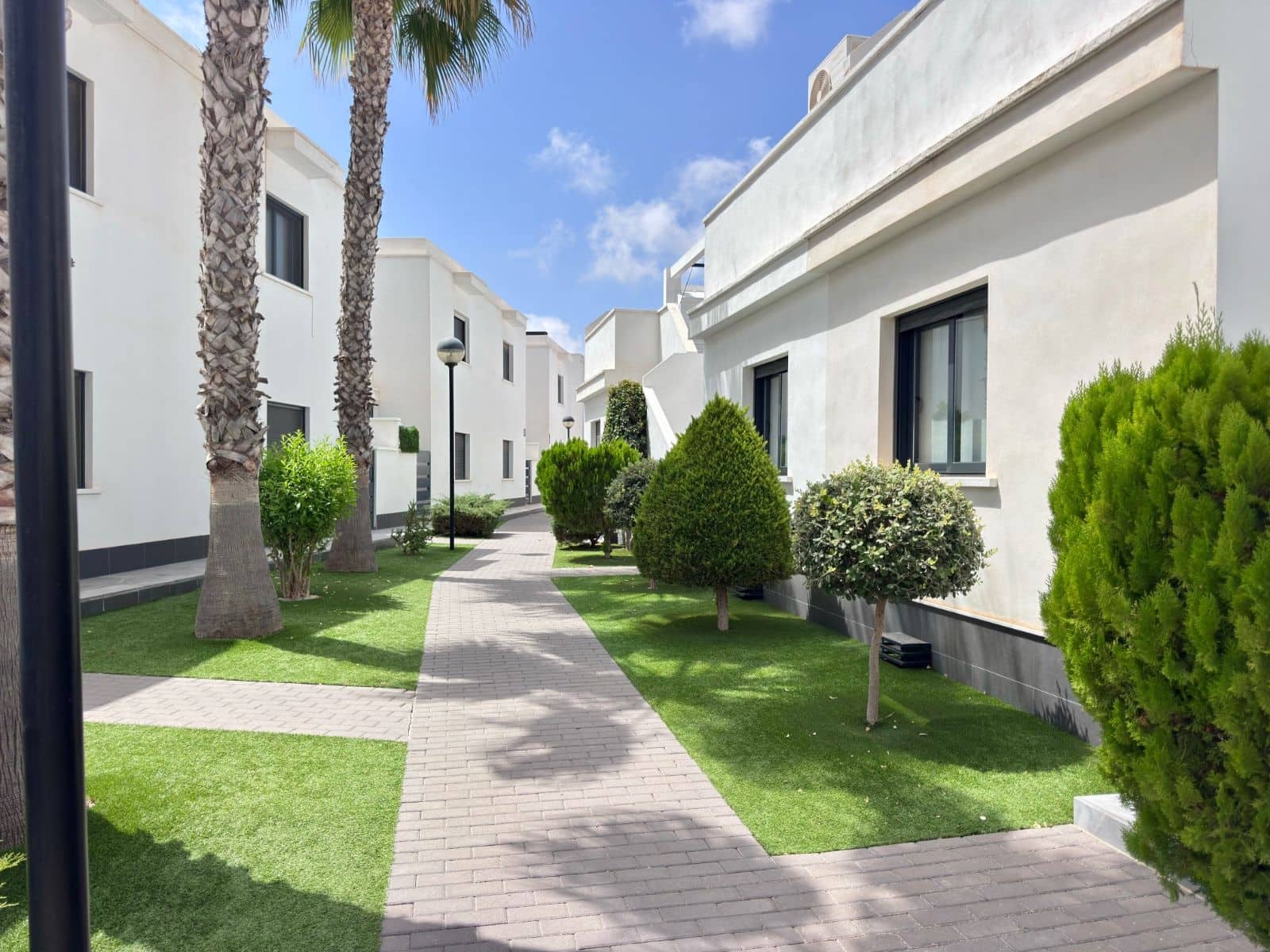 Pareado de 3 habitaciones en Orihuela Costa en venta - 349.900 € (Ref: 10089390)