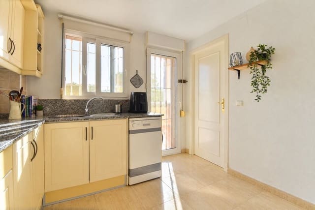 3 quarto Casa em Banda para venda em La Florida, Orihuela com piscina - 259 000 € (Ref: 10089392)