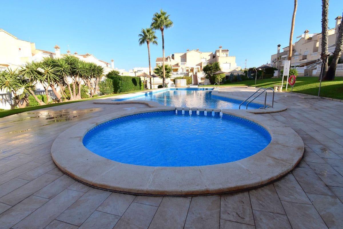 3 quarto Casa em Banda para venda em Orihuela Costa com piscina - 259 000 € (Ref: 10089392)
