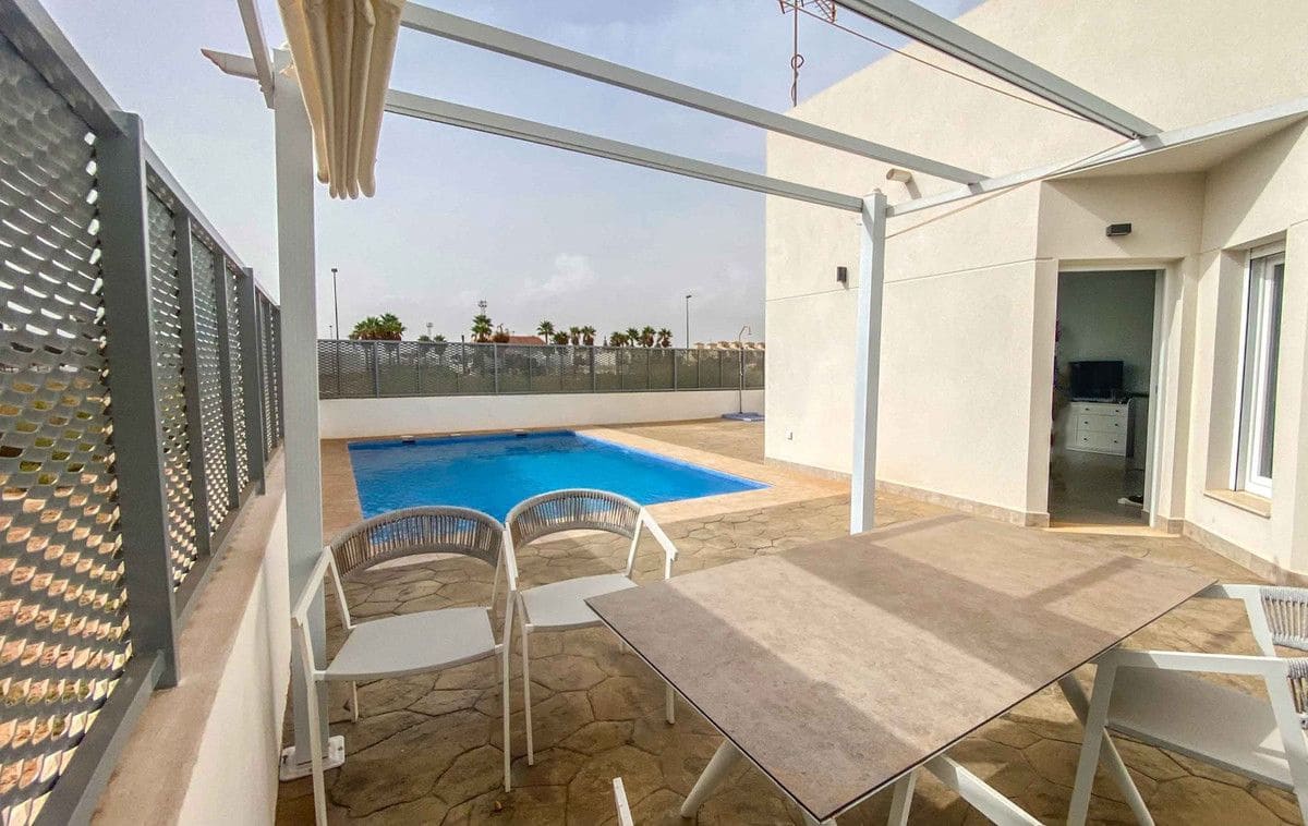 3 sovrum Villa till salu i Los Alcazares med pool - 397 650 € (Ref: 10090608)