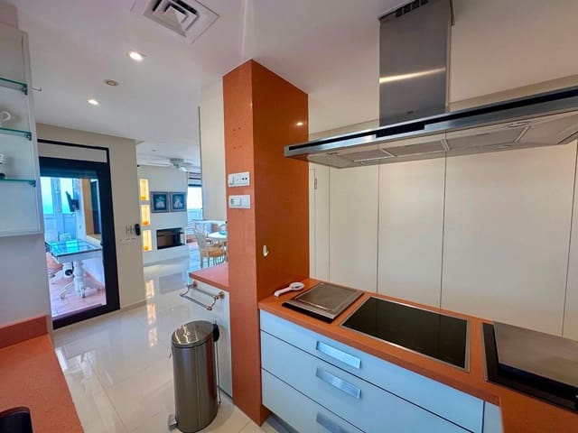 2 bedroom Apartment for sale in Zona Pueblo, Guardamar del Segura - € 419,000 (Ref: 10090637)