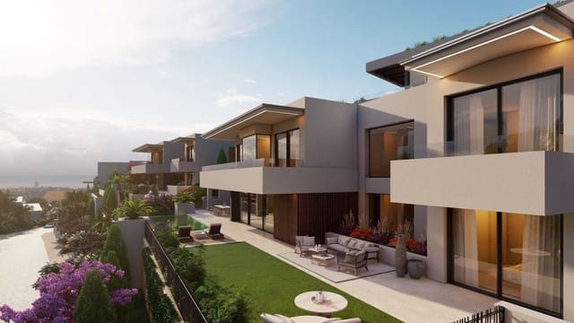 5 bedroom Villa for sale in Río Real, Marbella - € 4,200,000 (Ref: 10090660)