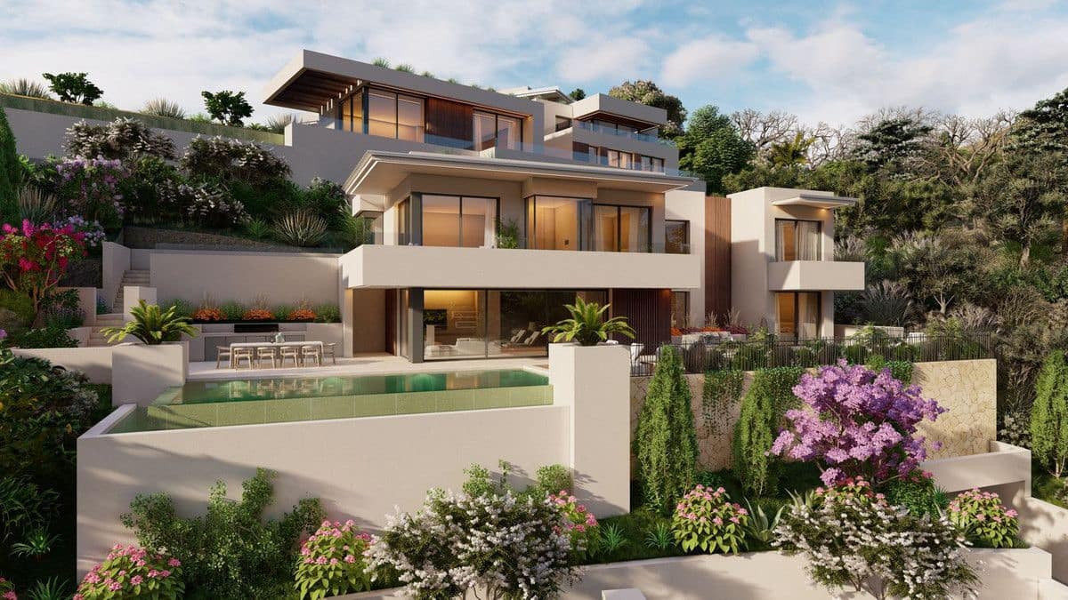 5 bedroom Villa for sale in Rio Real - € 4,200,000 (Ref: 10090660)