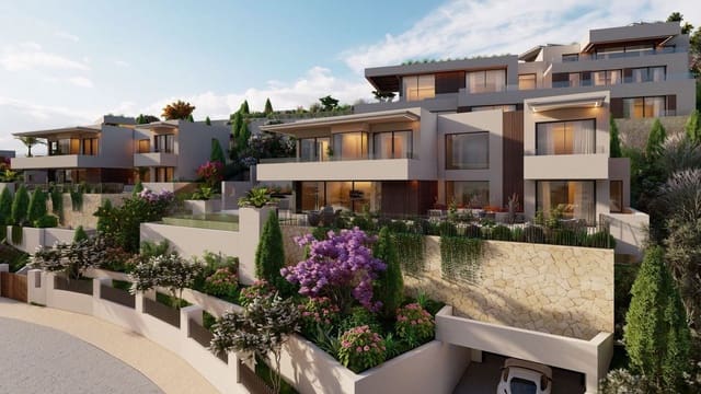 5 bedroom Villa for sale in Río Real, Marbella - € 4,200,000 (Ref: 10090660)