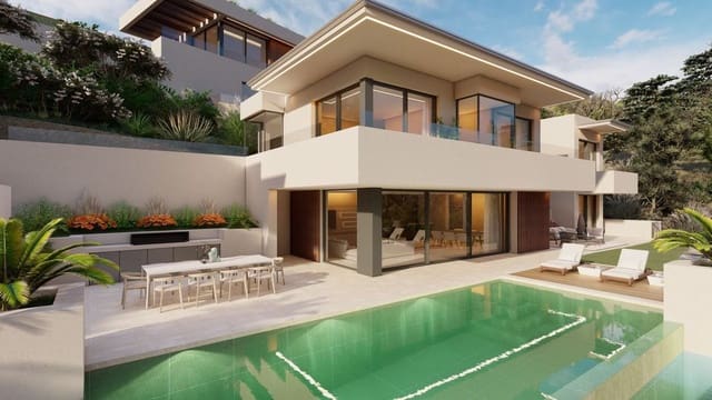 5 bedroom Villa for sale in Río Real, Marbella - € 4,200,000 (Ref: 10090660)