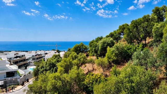 5 bedroom Villa for sale in Río Real, Marbella - € 4,200,000 (Ref: 10090660)