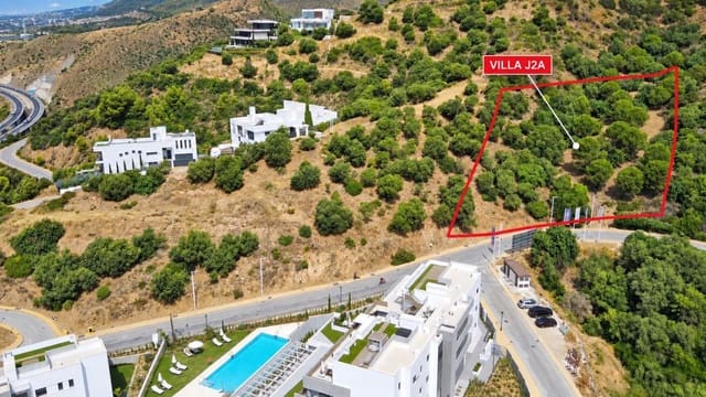 5 bedroom Villa for sale in Río Real, Marbella - € 4,200,000 (Ref: 10090660)