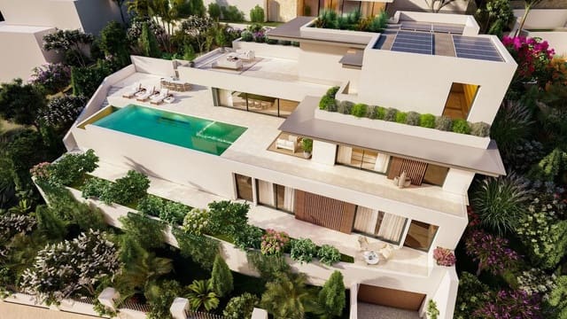 6 bedroom Villa for sale in Río Real, Marbella with pool - € 4,800,000 (Ref: 10090661)
