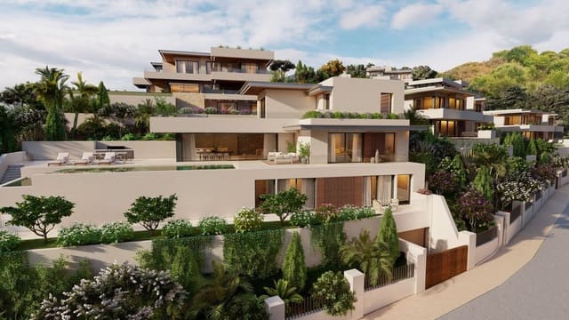6 bedroom Villa for sale in Río Real, Marbella with pool - € 4,800,000 (Ref: 10090661)
