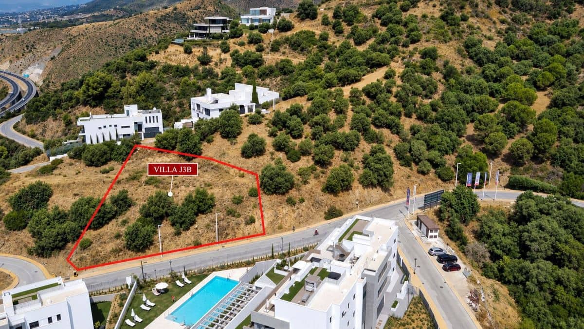 6 bedroom Villa for sale in Rio Real with pool - € 4,800,000 (Ref: 10090661)