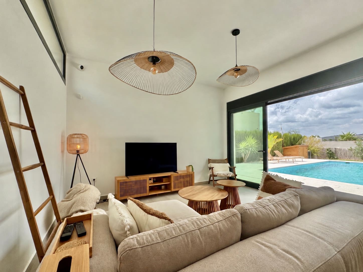 3 slaapkamer Villa te koop in Alicante stad met zwembad garage - € 620.000 (Ref: 10091643)