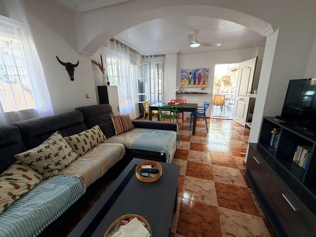 2 soverom Villa til salgs i Orihuela Costa med svømmebasseng - € 220 000 (Ref: 10091645)