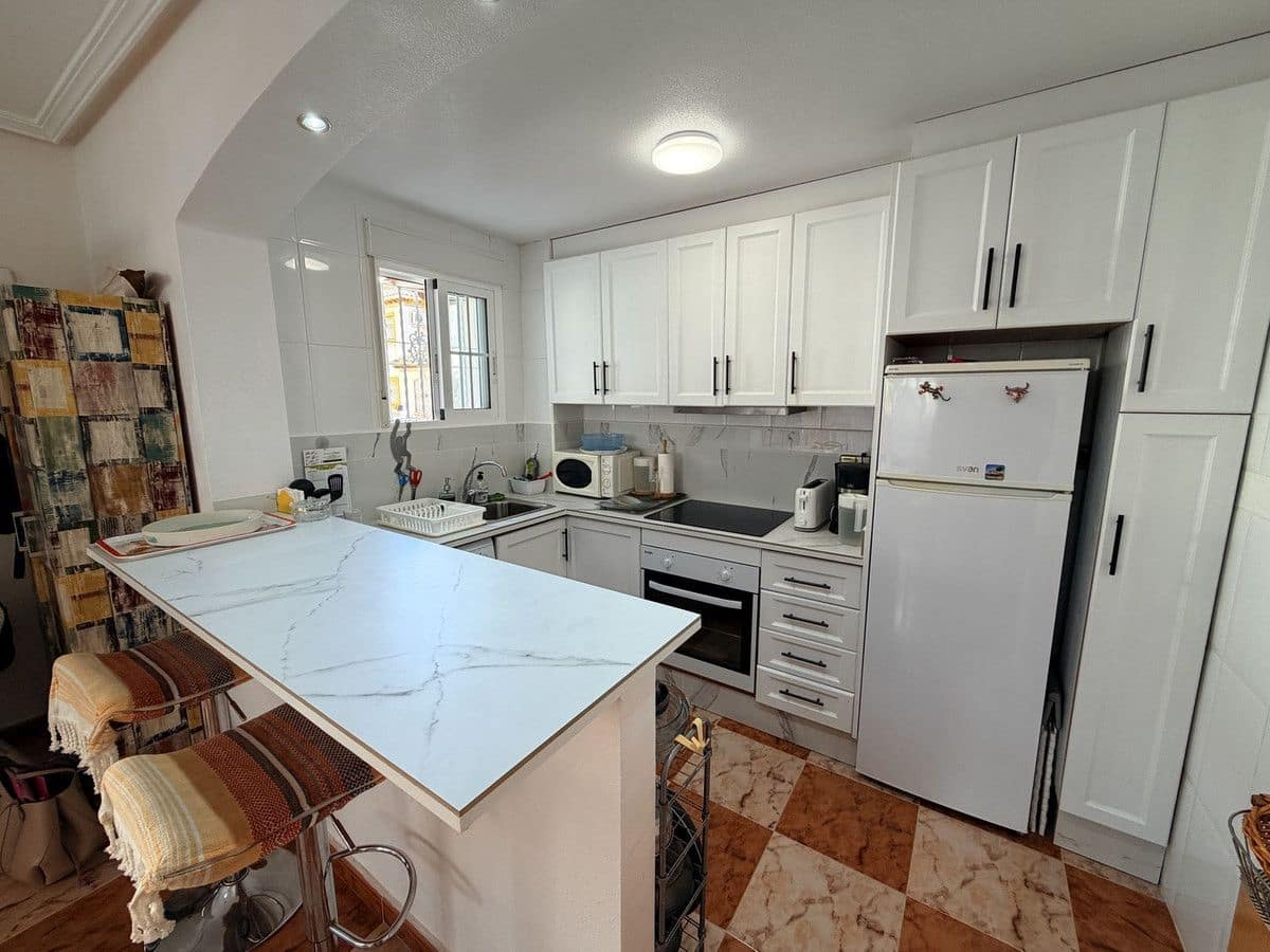 2 soverom Villa til salgs i Orihuela Costa med svømmebasseng - € 220 000 (Ref: 10091645)