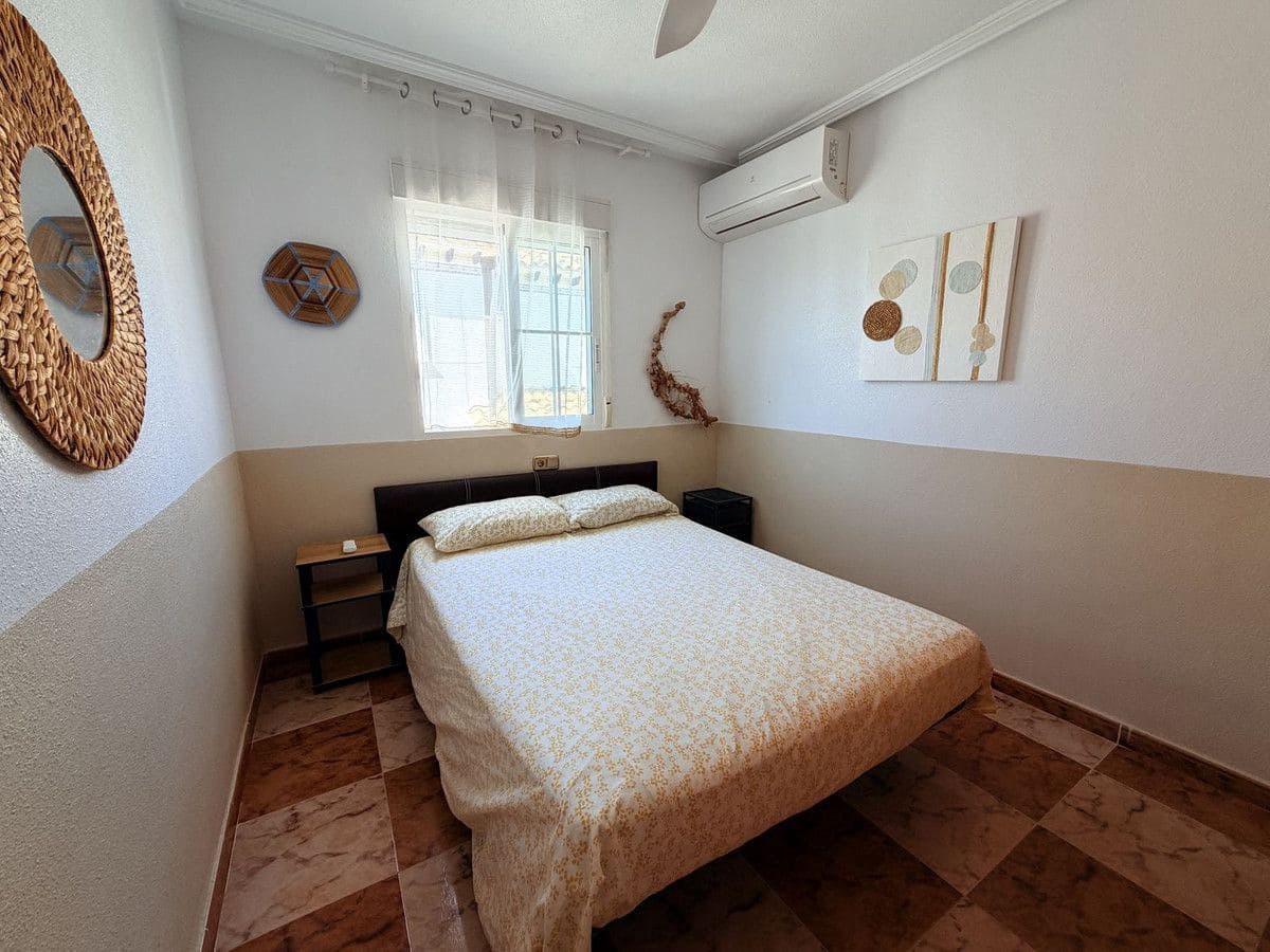 2 soverom Villa til salgs i Orihuela Costa med svømmebasseng - € 220 000 (Ref: 10091645)