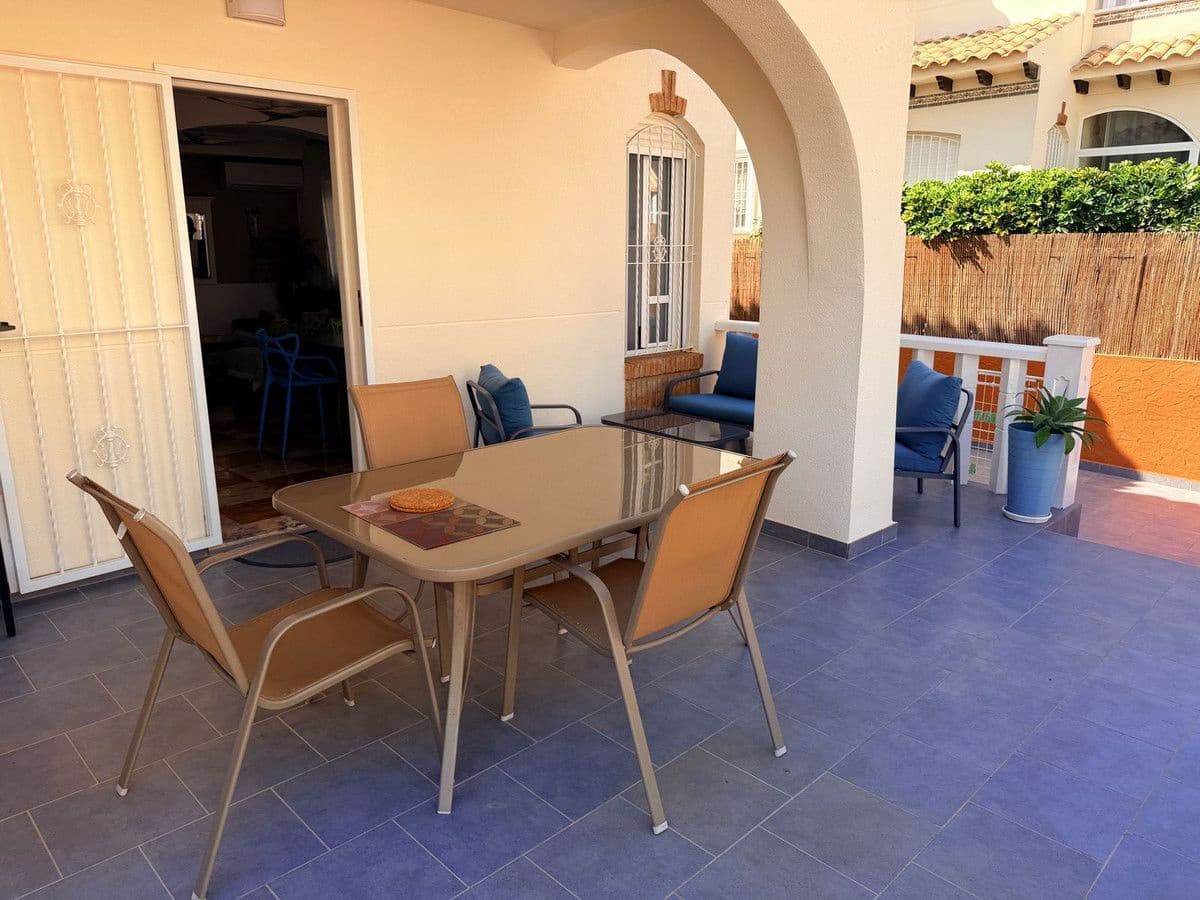 2 soverom Villa til salgs i Orihuela Costa med svømmebasseng - € 220 000 (Ref: 10091645)