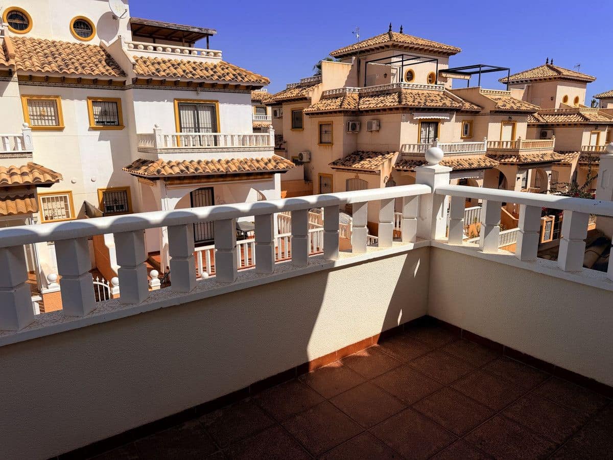 2 soverom Villa til salgs i Orihuela Costa med svømmebasseng - € 220 000 (Ref: 10091645)