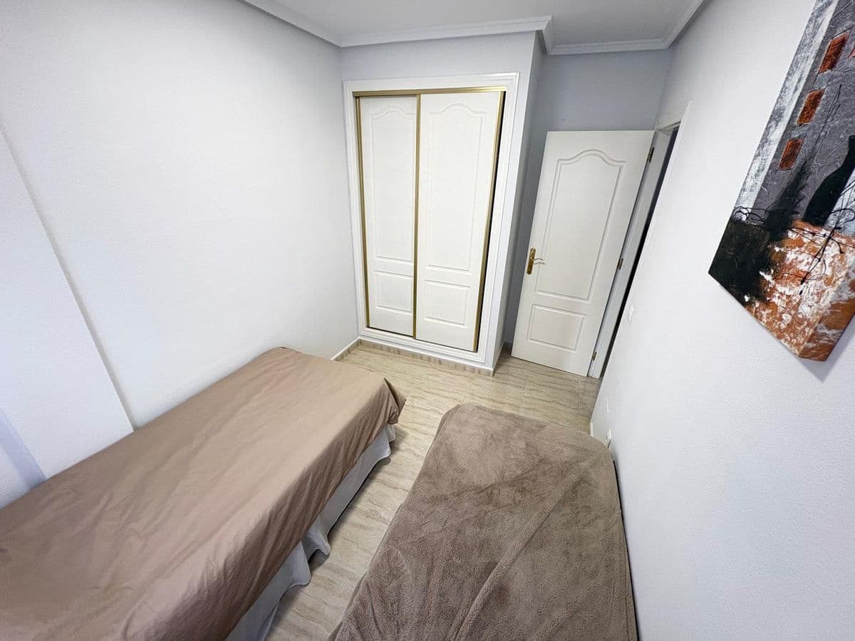 2 soverom Leilighet til salgs i Torrevieja med svømmebasseng - € 219 000 (Ref: 10091647)