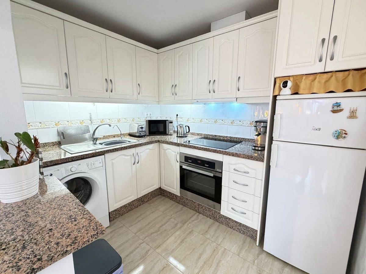 2 soverom Leilighet til salgs i Torrevieja med svømmebasseng - € 219 000 (Ref: 10091647)