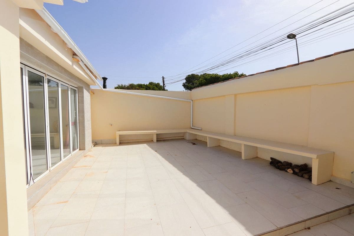 4 soveværelse Villa til salg i La Florida med swimmingpool - € 525.000 (Ref: 10091648)
