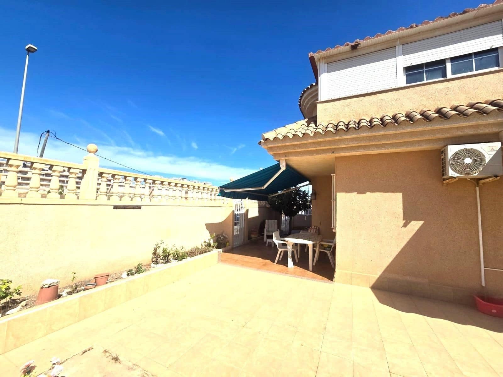 3 soverom Villa til salgs i Torrevieja med svømmebasseng - € 370 000 (Ref: 10091698)