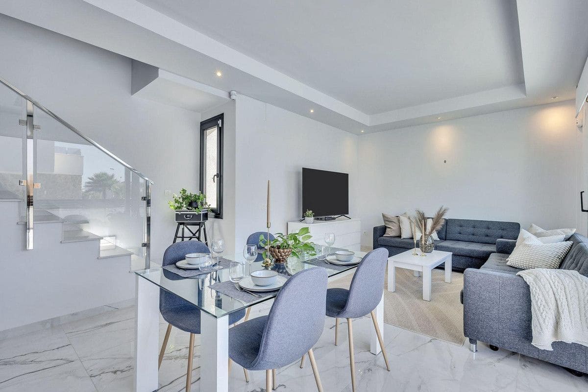 3 soveværelse Villa til salg i Torrevieja - € 749.900 (Ref: 10091708)
