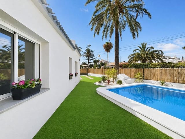 4 soverom Villa til salgs i Punta Prima, Orihuela med svømmebasseng - € 749 000 (Ref: 10091716)