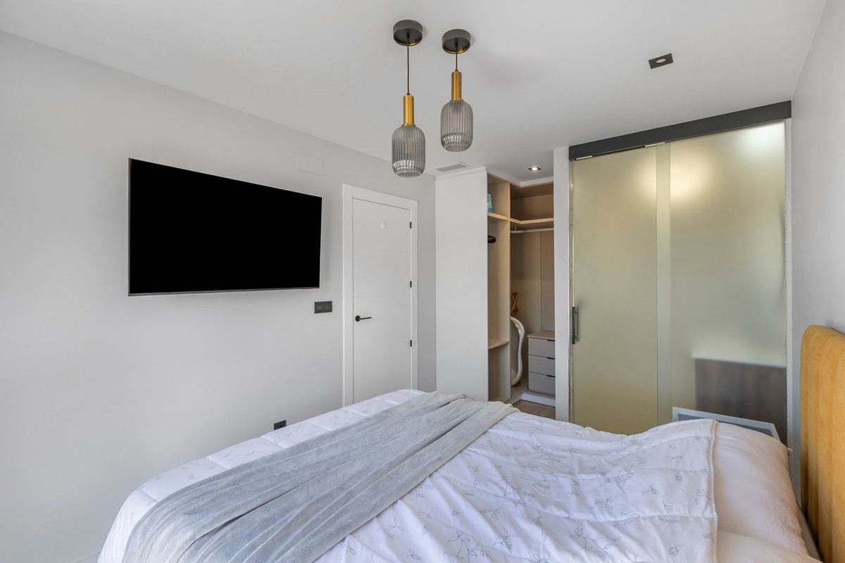 Apartamento de 2 habitaciones en Orihuela Costa en venta - 349.900 € (Ref: 10091802)