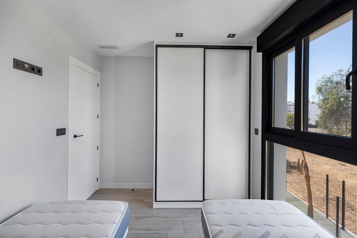 Apartamento de 2 habitaciones en Orihuela Costa en venta - 349.900 € (Ref: 10091802)