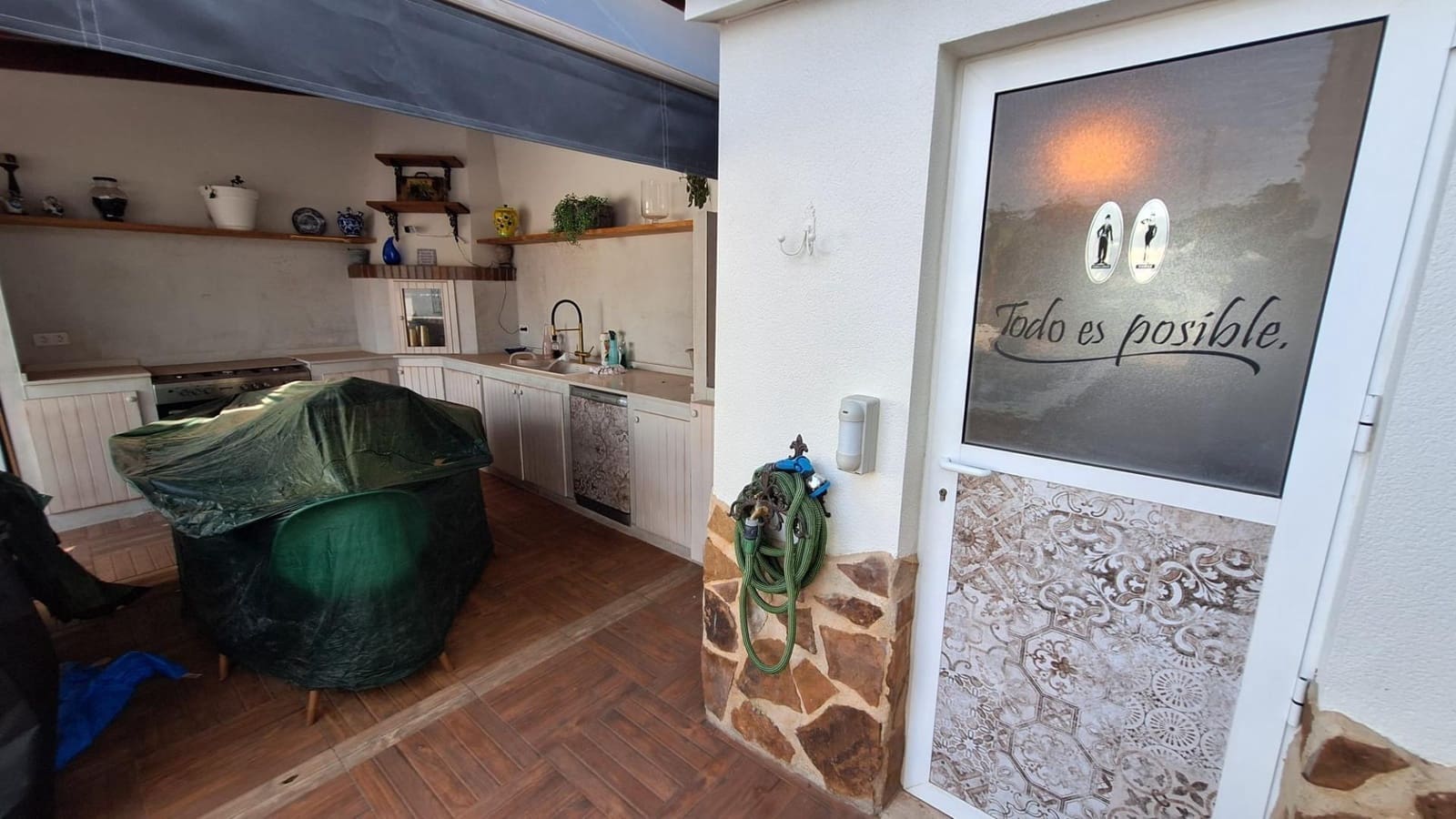 4 Zimmer Villa zu verkaufen in La Siesta mit Pool - 490.000 € (Ref: 10091893)