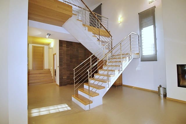 Chalet de 4 habitaciones en Peña de las Águilas, Elche / Elx en venta con piscina - 814.800 € (Ref: 10091920)