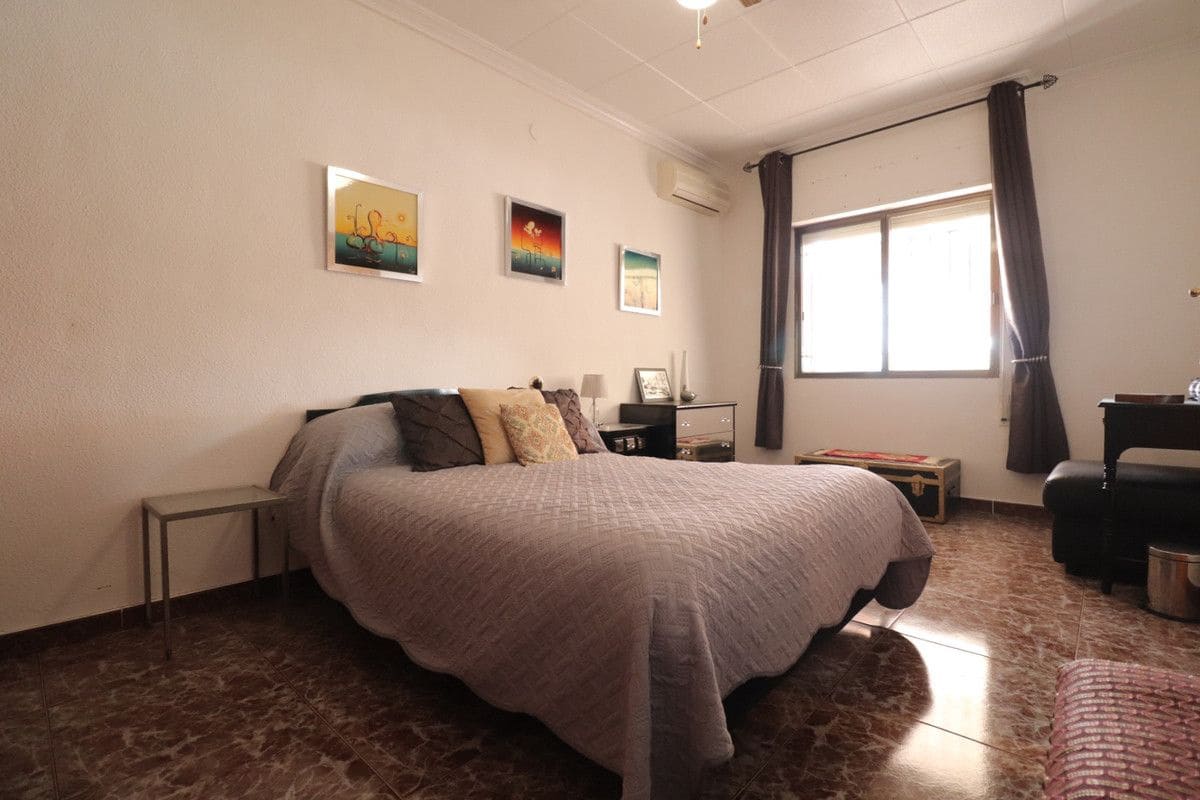 Chalet de 6 habitaciones en Crevillente / Crevillent en venta con piscina - 468.000 € (Ref: 10092205)