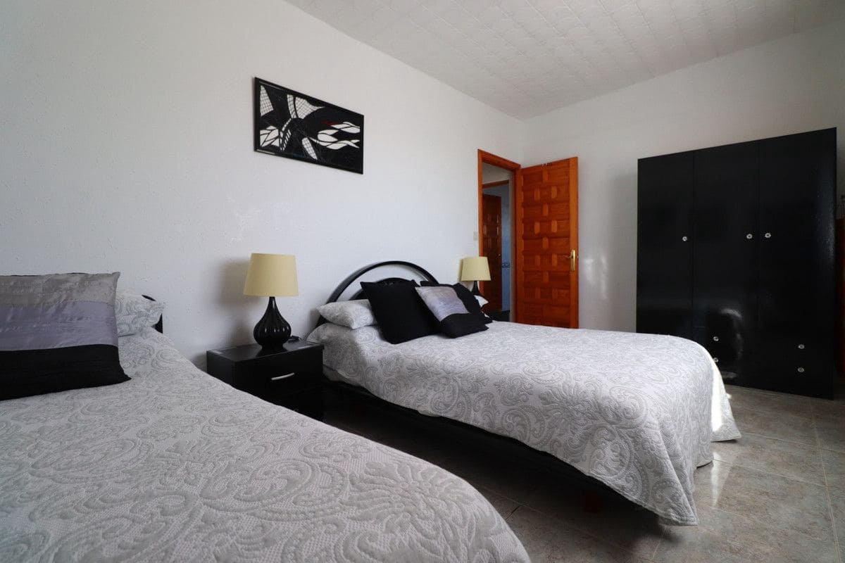 Chalet de 6 habitaciones en Crevillente / Crevillent en venta con piscina - 468.000 € (Ref: 10092205)