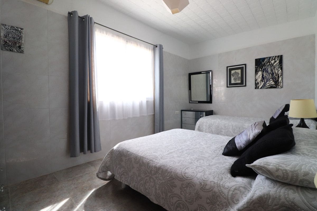 Chalet de 6 habitaciones en Crevillente / Crevillent en venta con piscina - 468.000 € (Ref: 10092205)