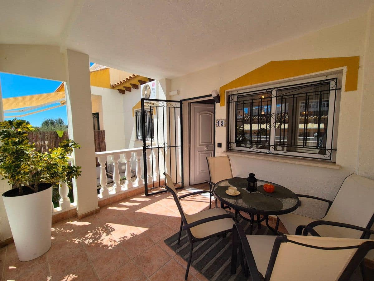 3 quarto Moradia Geminada para venda em Orihuela Costa com piscina - 268 800 € (Ref: 10092663)