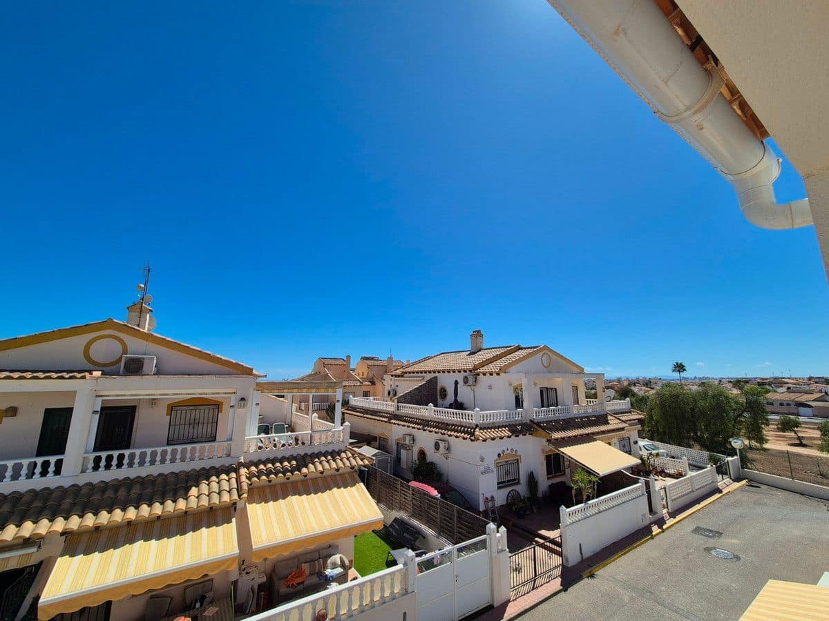 3 quarto Moradia Geminada para venda em Orihuela Costa com piscina - 268 800 € (Ref: 10092663)