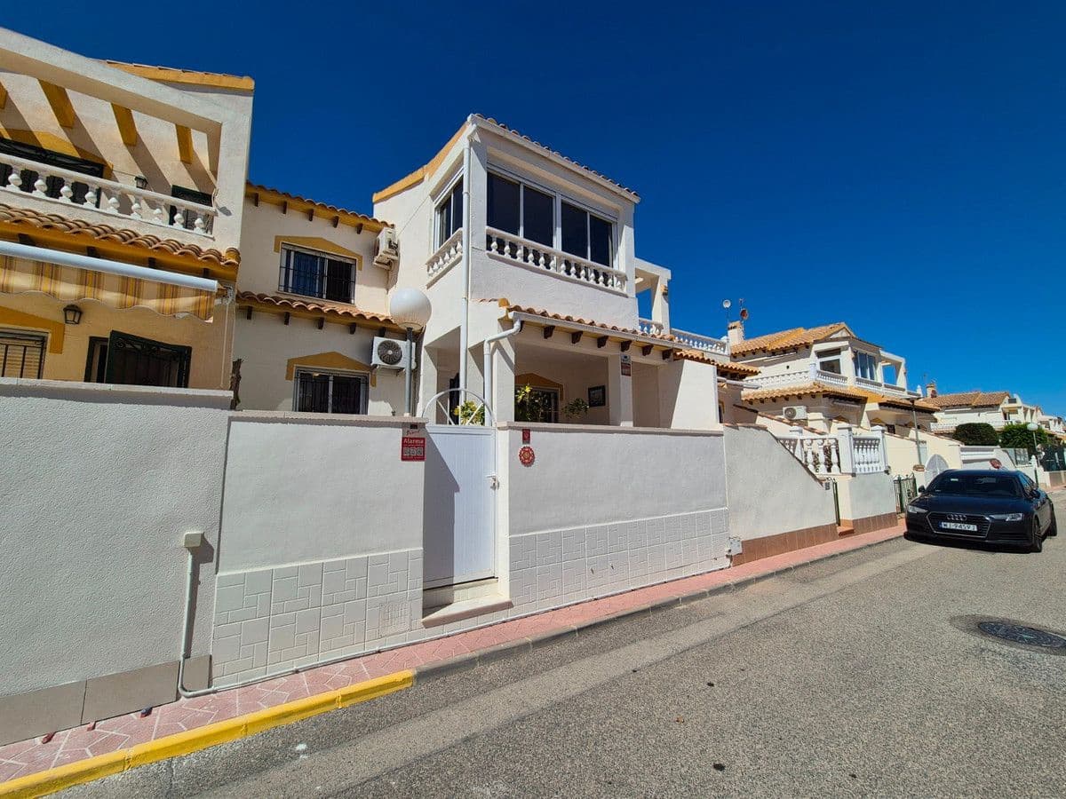 3 quarto Moradia Geminada para venda em Orihuela Costa com piscina - 268 800 € (Ref: 10092663)