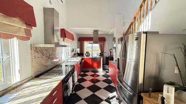5 soveværelse Villa til salg i Villamartin, Orihuela - € 635.000 (Ref: 10092712)