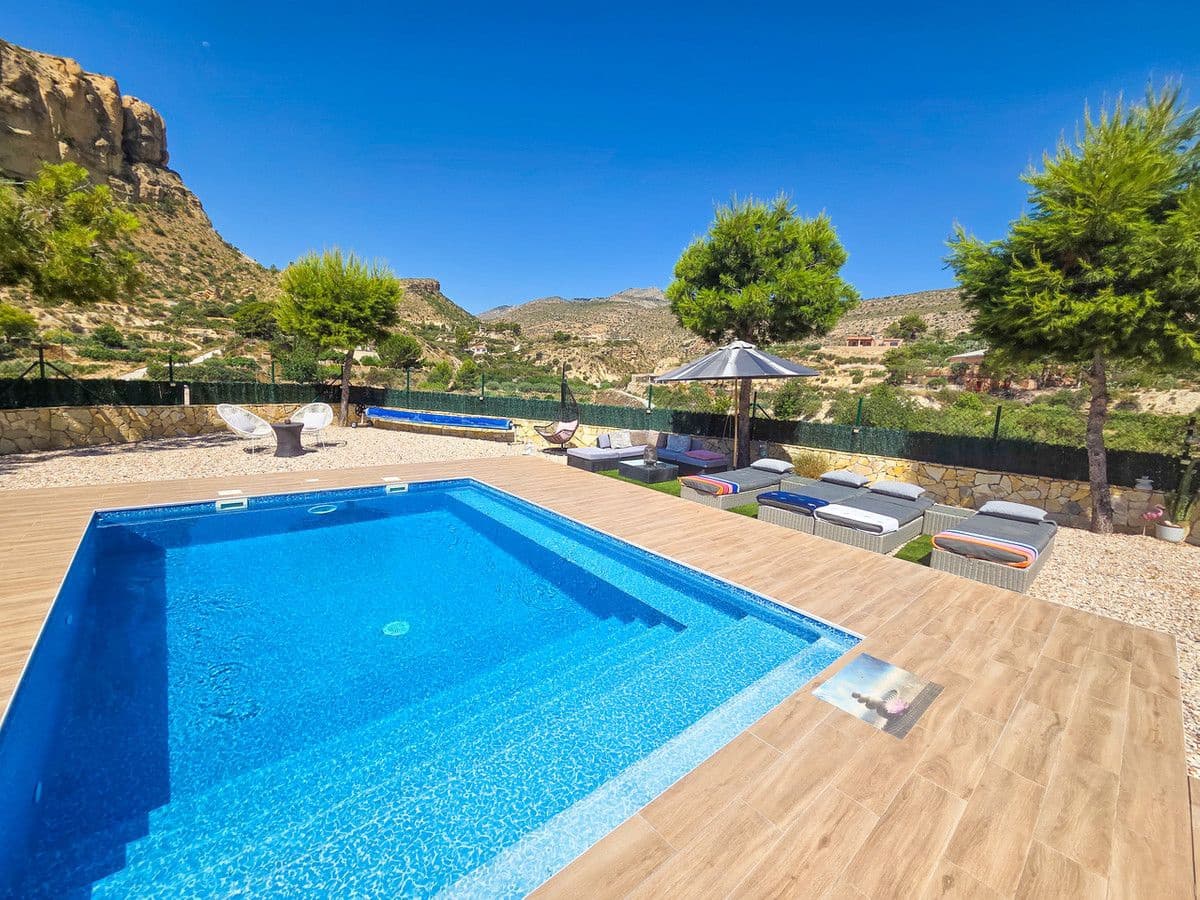 Chalet de 3 habitaciones en Crevillente / Crevillent en venta - 395.000 € (Ref: 10092713)