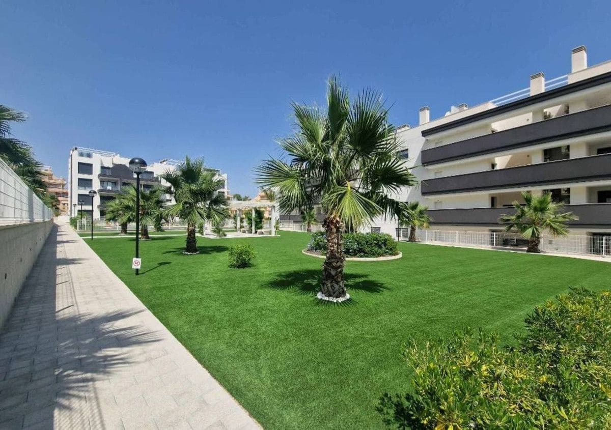 2 makuuhuone Huoneisto myytävänä paikassa Orihuela Costa mukana uima-altaan - 229 990 € (Ref: 10092870)