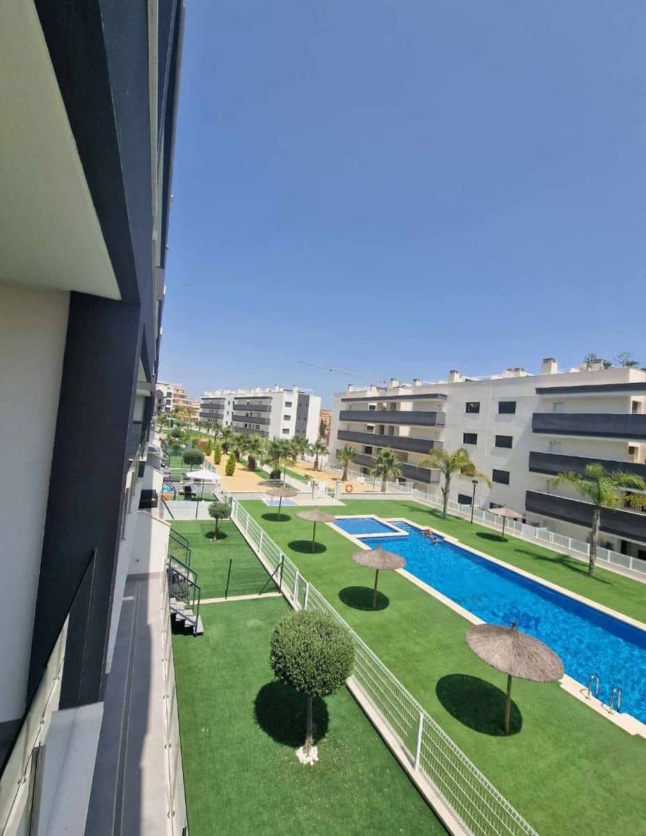 2 makuuhuone Huoneisto myytävänä paikassa Orihuela Costa mukana uima-altaan - 229 990 € (Ref: 10092870)