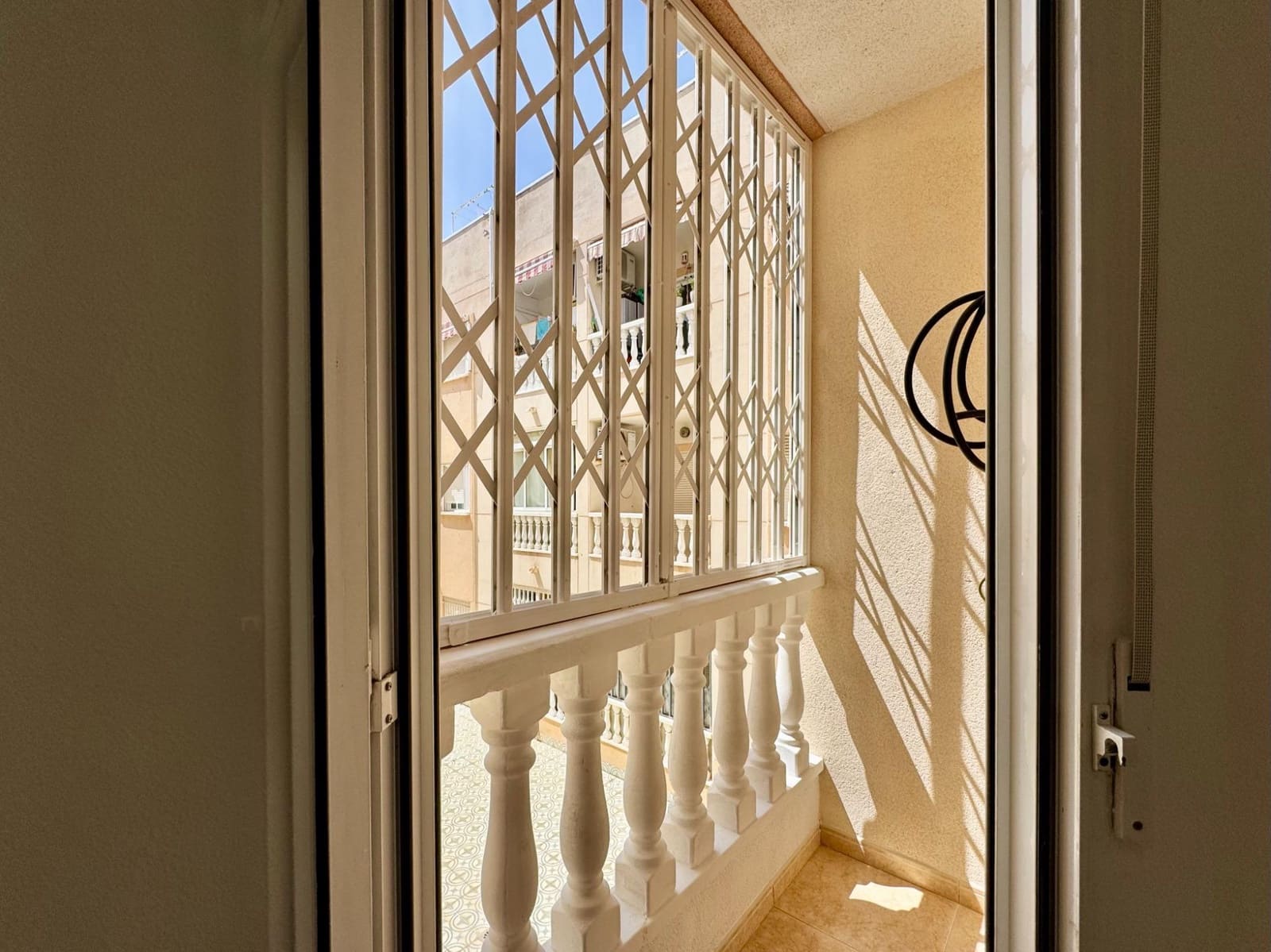 2 Zimmer Apartment zu verkaufen in Torrevieja - 137.500 € (Ref: 10092949)