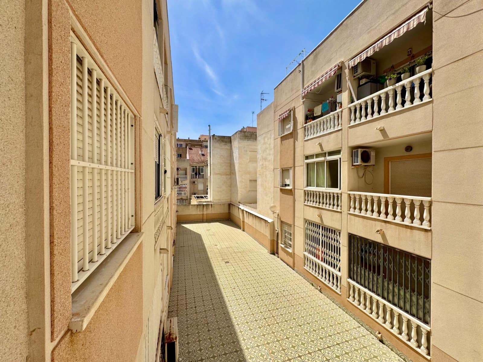 2 Zimmer Apartment zu verkaufen in Torrevieja - 137.500 € (Ref: 10092949)