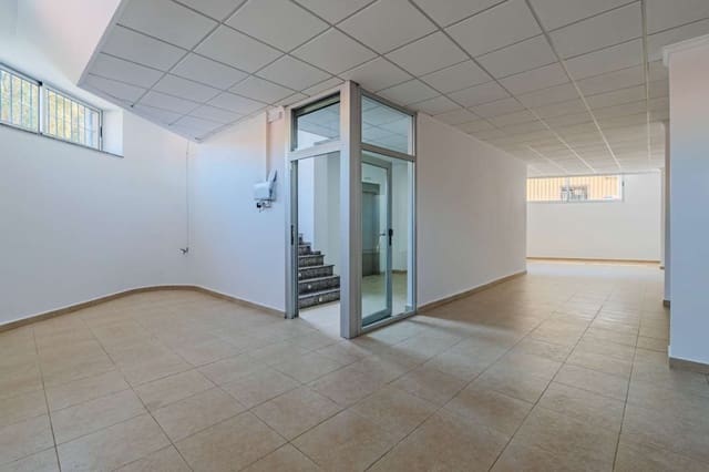 Commercieel te koop in Antonio Machado, Torrevieja - € 159.000 (Ref: 10092974)