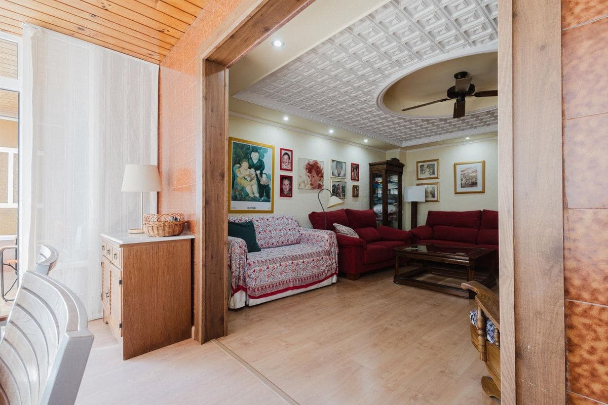 Apartamento de 3 habitaciones en Torrevieja en venta - 236.000 € (Ref: 10093281)